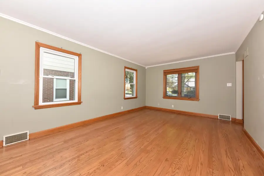 3040 N 80th St, Milwaukee, WI 53222 - #2