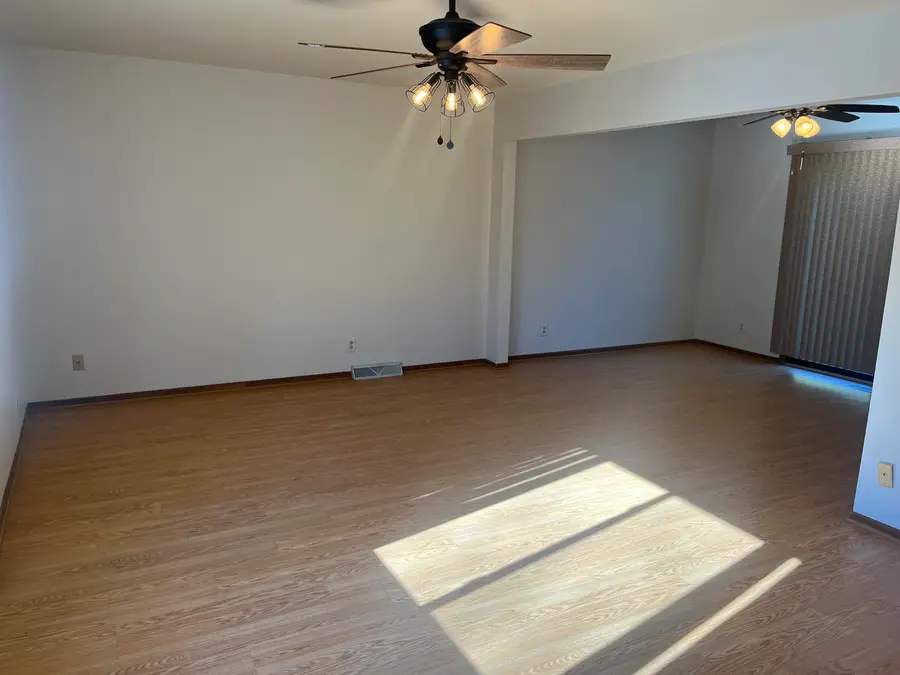 8018 W Manor Cir, Milwaukee, WI 53223 - #2