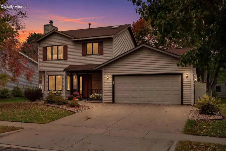 1941 Esther Dr, Onalaska, WI 54650 - #2