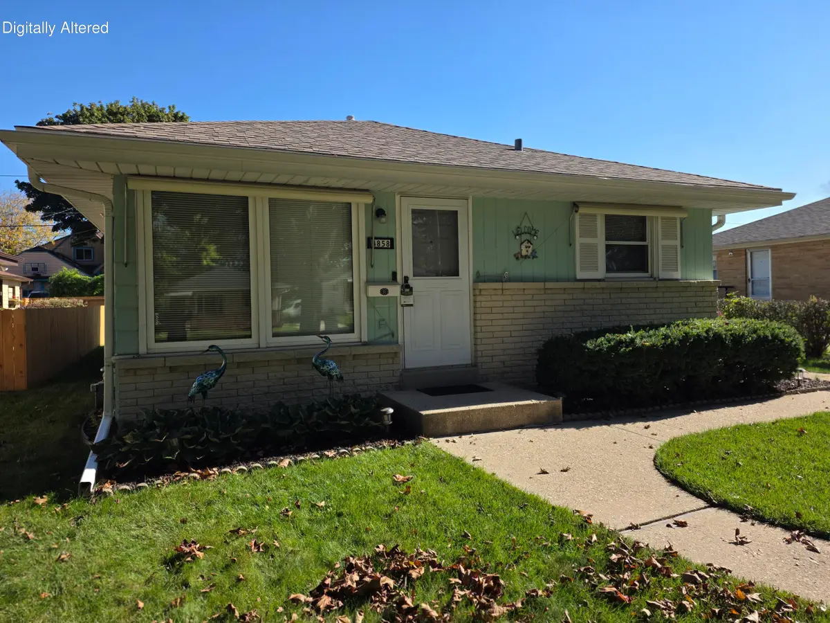 4858 N 88th St, Milwaukee, WI 53225 - #1