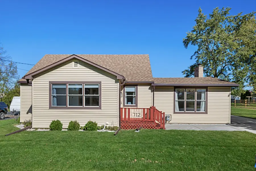 712 15th Ave, Union Grove, WI 53182 - #2