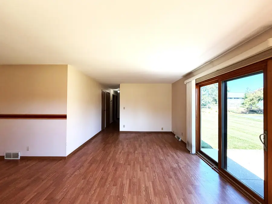 10328 W Parkwood Dr, Franklin, WI 53132 - #2