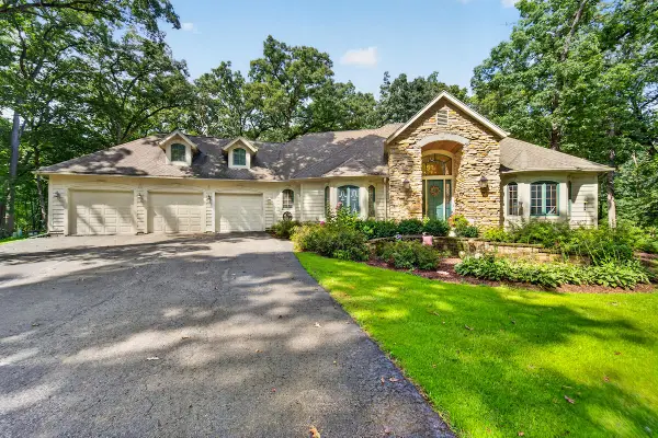 29520 June Ln, Rochester, WI 53185