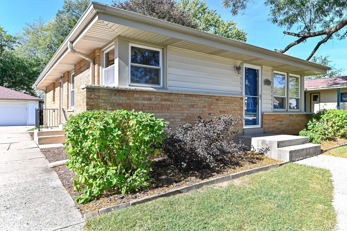 4123 N 95th St, Wauwatosa, WI 53222 - #1