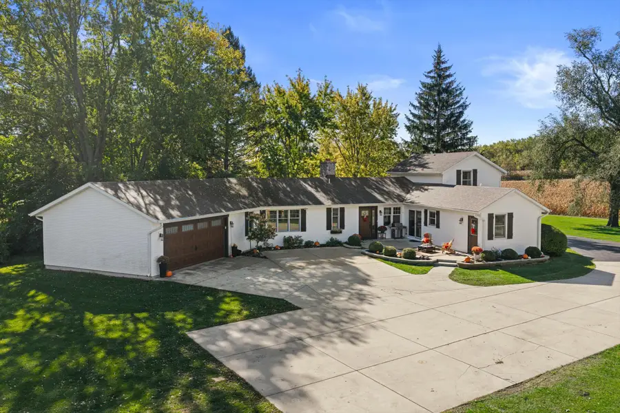 18828 Plank Rd, Yorkville, WI 53182 - #2