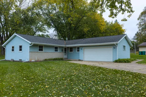 N101W15358 Starlite Dr, Germantown, WI 53022