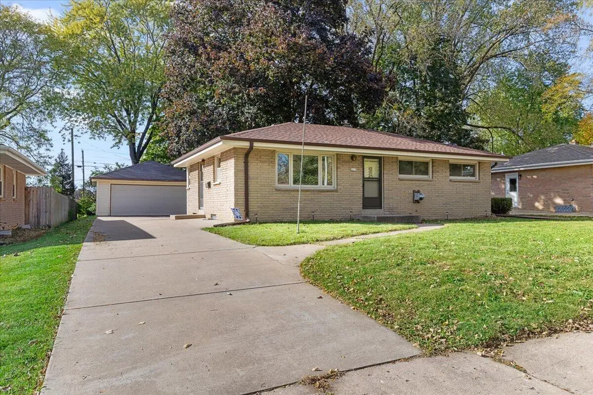 2815 S 99th St, West Allis, WI 53227 - #1