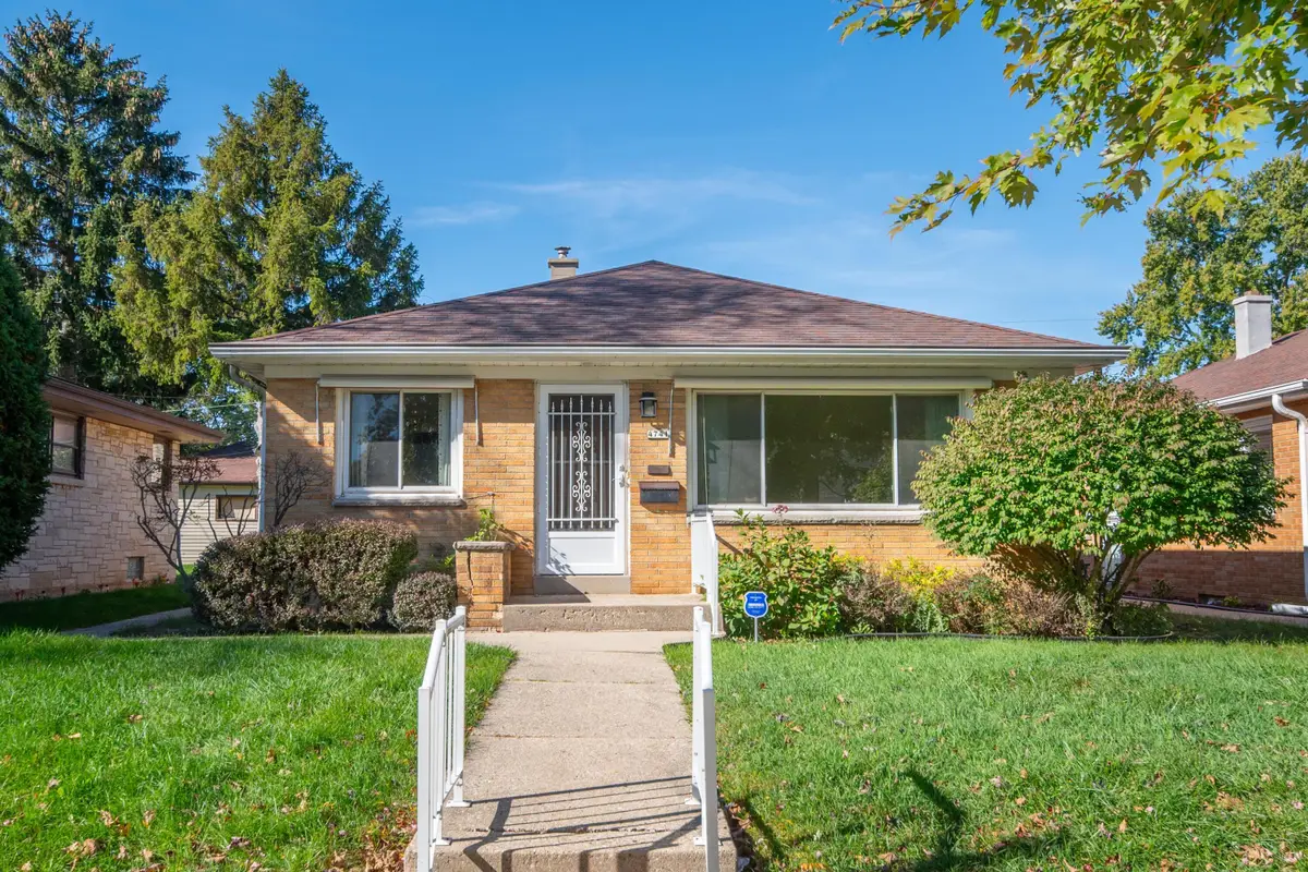 4741 N 73rd St, Milwaukee, WI 53218 - #1