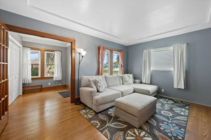 4039 W Cheyenne St, Milwaukee, WI 53209 - #2