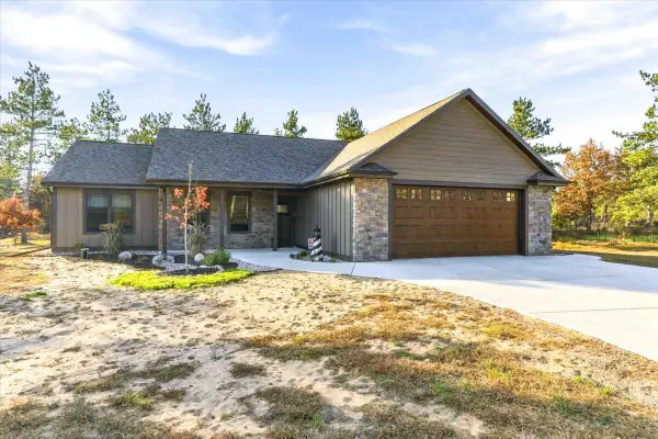 281 13th Ave, Rome, WI 54457