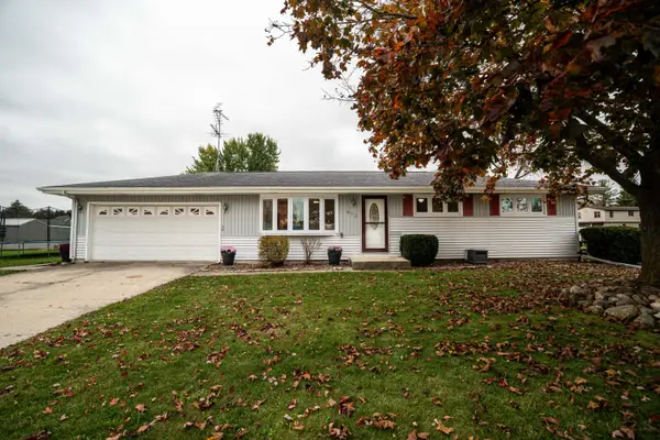 613 Van Buren Rd, Howards Grove, WI 53083