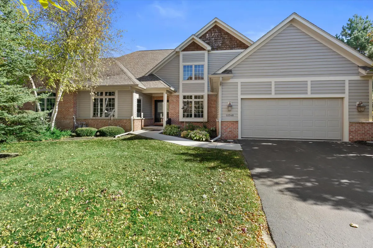 10548 Hidden Creek Dr, Mequon, WI 53092 - #1