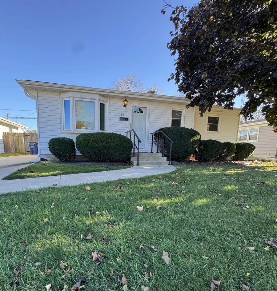1815 Jupiter Ave, Racine, WI 53404 - #3