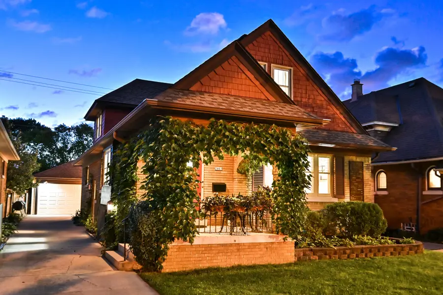 2461 N 60th St, Wauwatosa, WI 53210 - #2