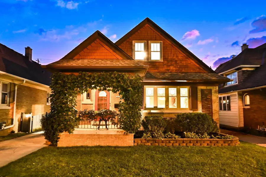 2461 N 60th St, Wauwatosa, WI 53210 - #3
