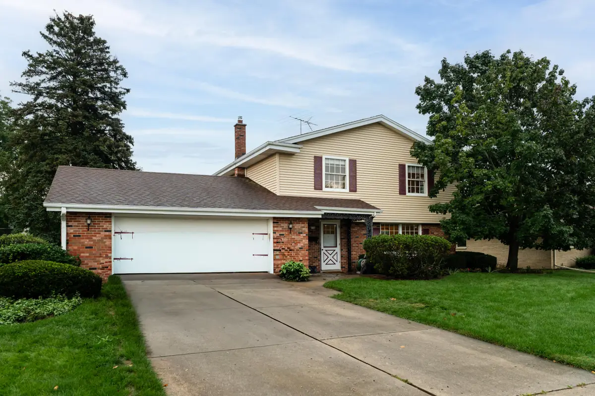 738 6th Ave, Grafton, WI 53024 - #1