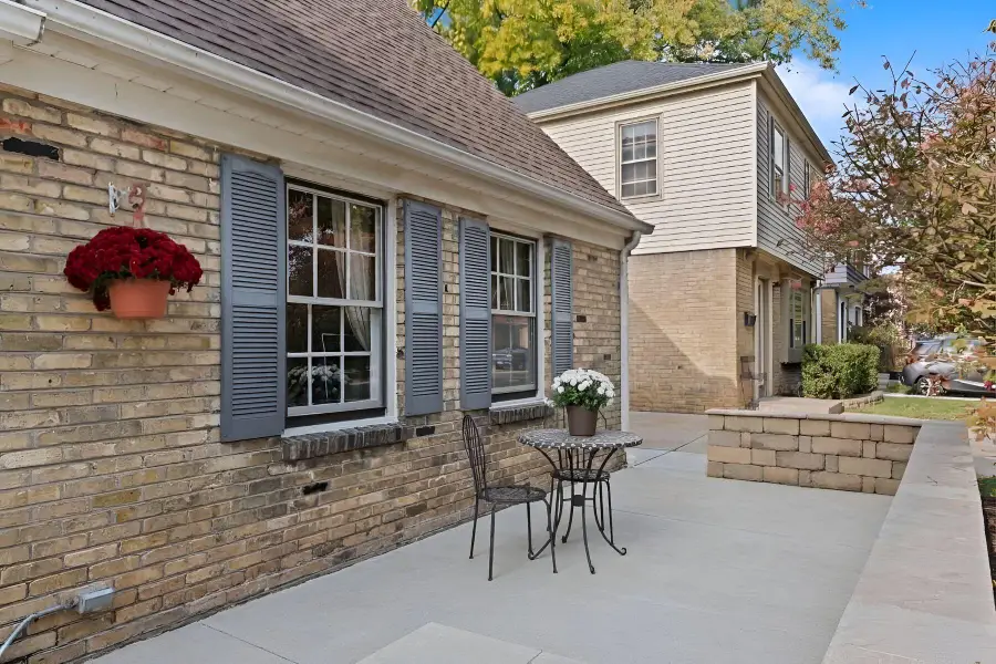 5755 N Argyle Ave, Glendale, WI 53209 - #2