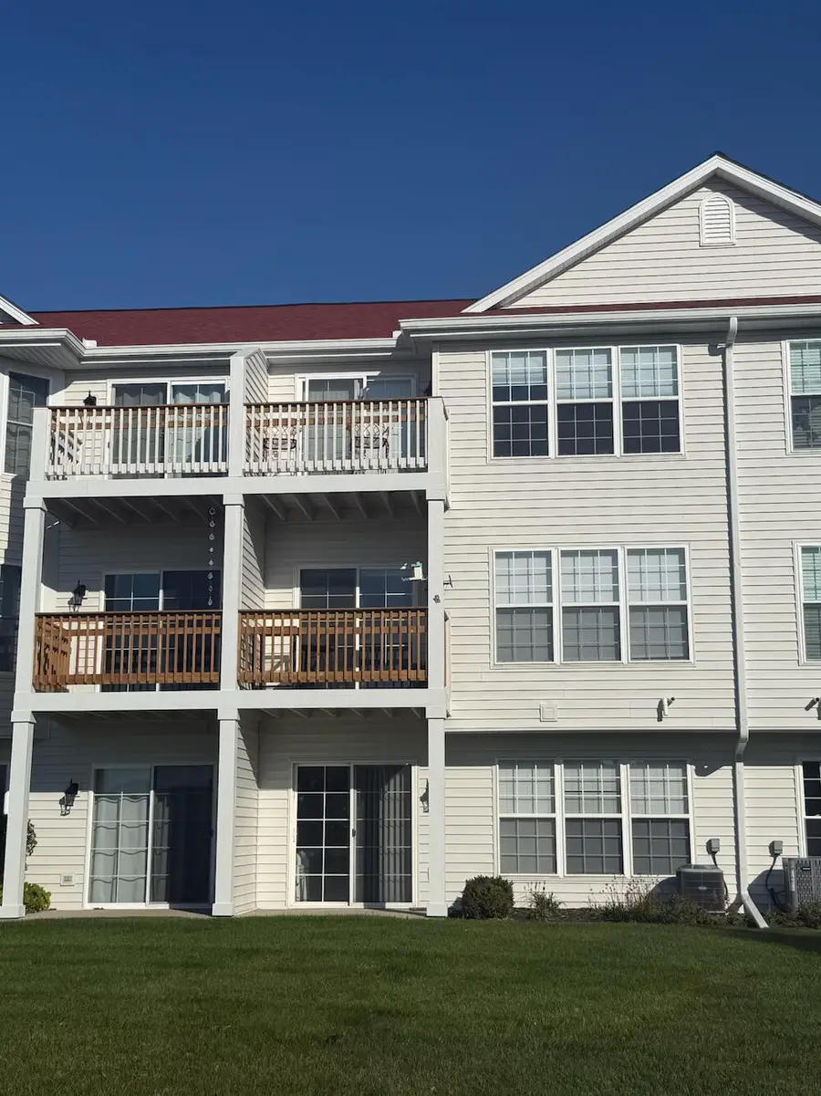 2152 Jefferson Ln, Delavan, WI 53115 - #3
