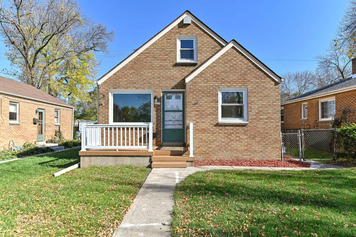 3270 S 51st St, Milwaukee, WI 53219 - #1