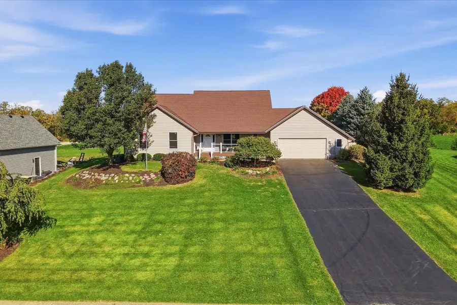 1556 Fox Run Dr, Twin Lakes, WI 53181 - #2