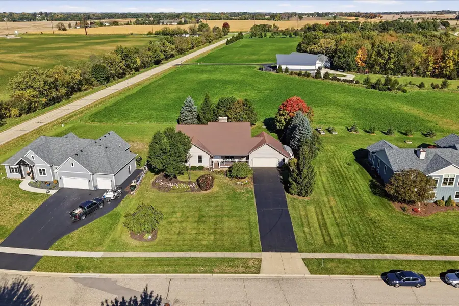 1556 Fox Run Dr, Twin Lakes, WI 53181 - #3