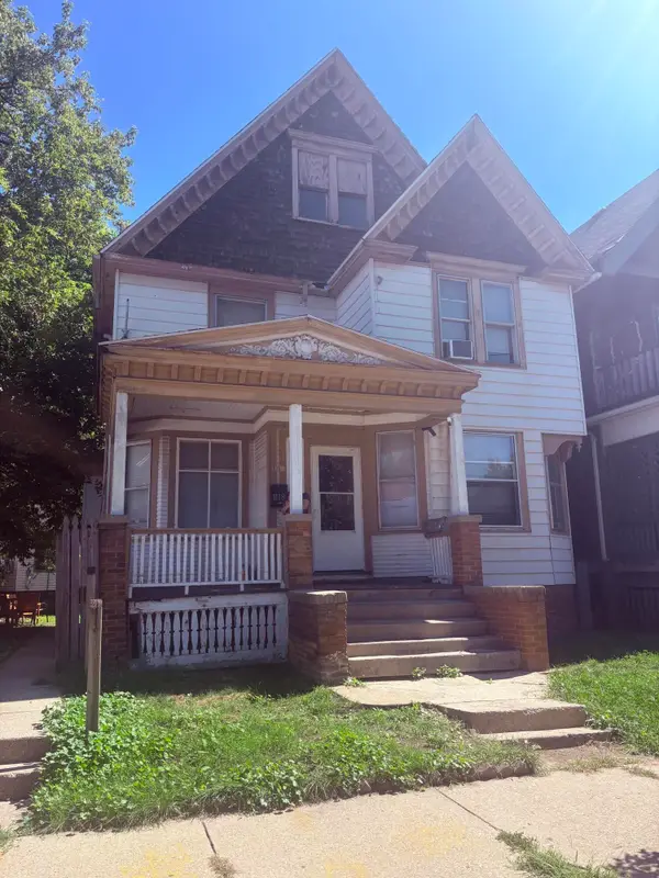 1118 S 15th Pl, Milwaukee, WI 53204