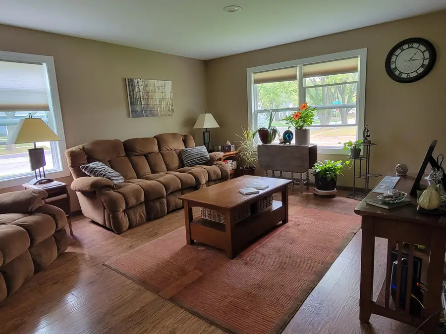924 Shirley St, Stoughton, WI 53589 - #3