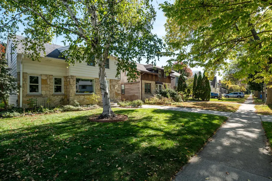 5556 N Lydell Ave, Whitefish Bay, WI 53217 - #2
