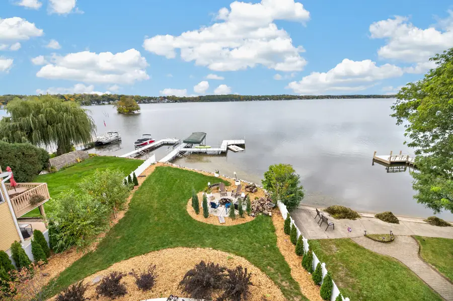 526 Kopmeier Dr, Pewaukee, WI 53072 - #2