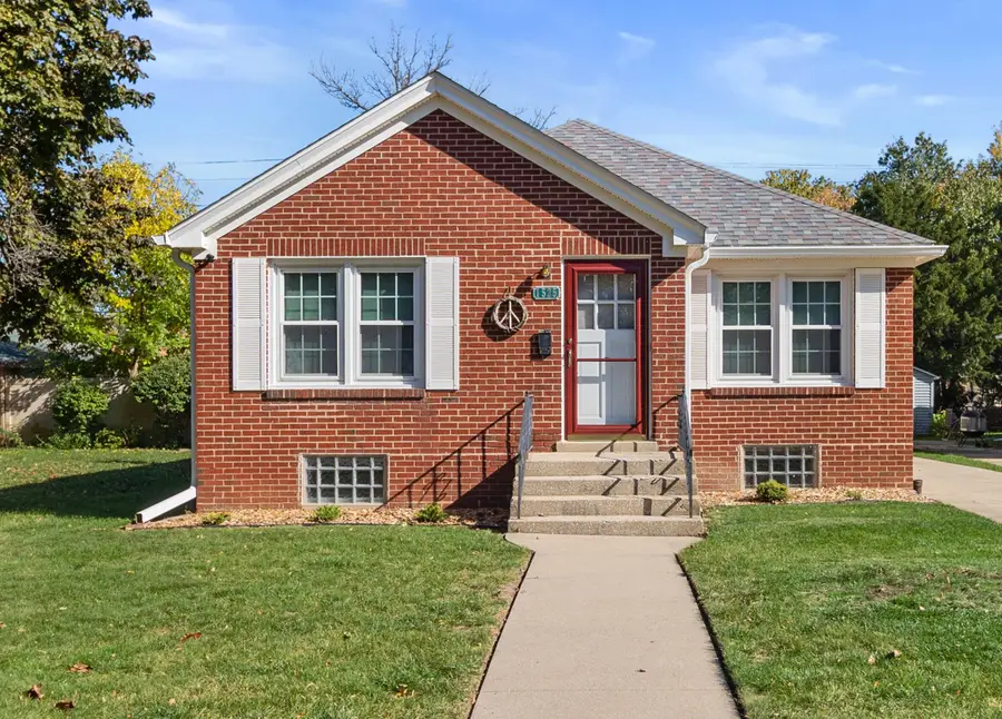 1525 Russet St, Racine, WI 53405 - #2