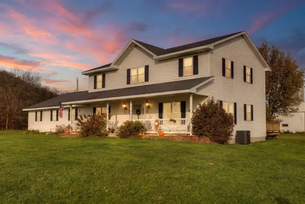 N1590 Lovell St, Melrose, WI 54642