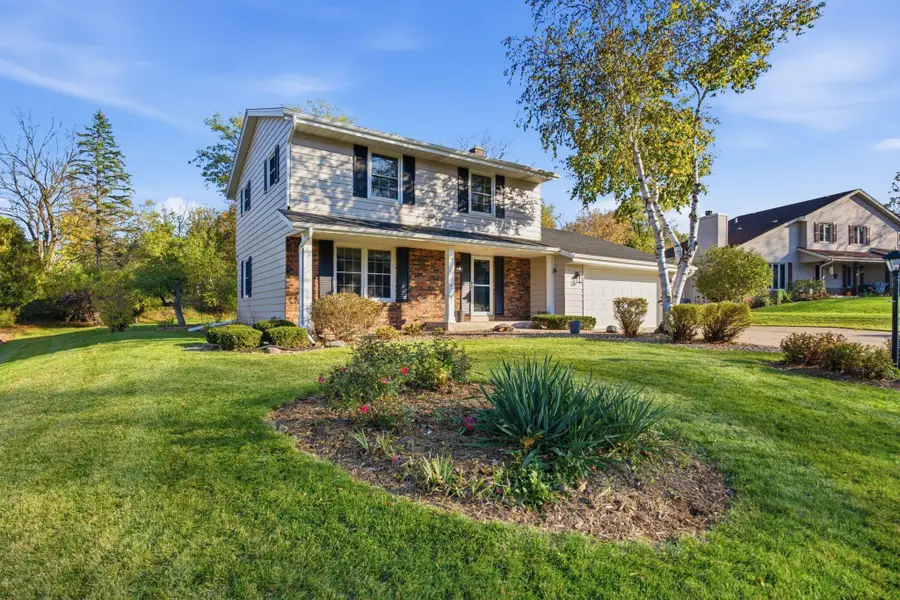 W162N8340 Tamarack Dr, Menomonee Falls, WI 53051 - #2