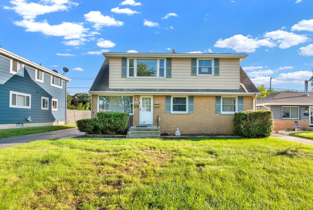 3905 E Klieforth Ave, Cudahy, WI 53110 - #1