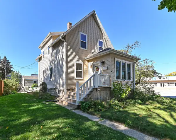 2305 S 83rd St, West Allis, WI 53219