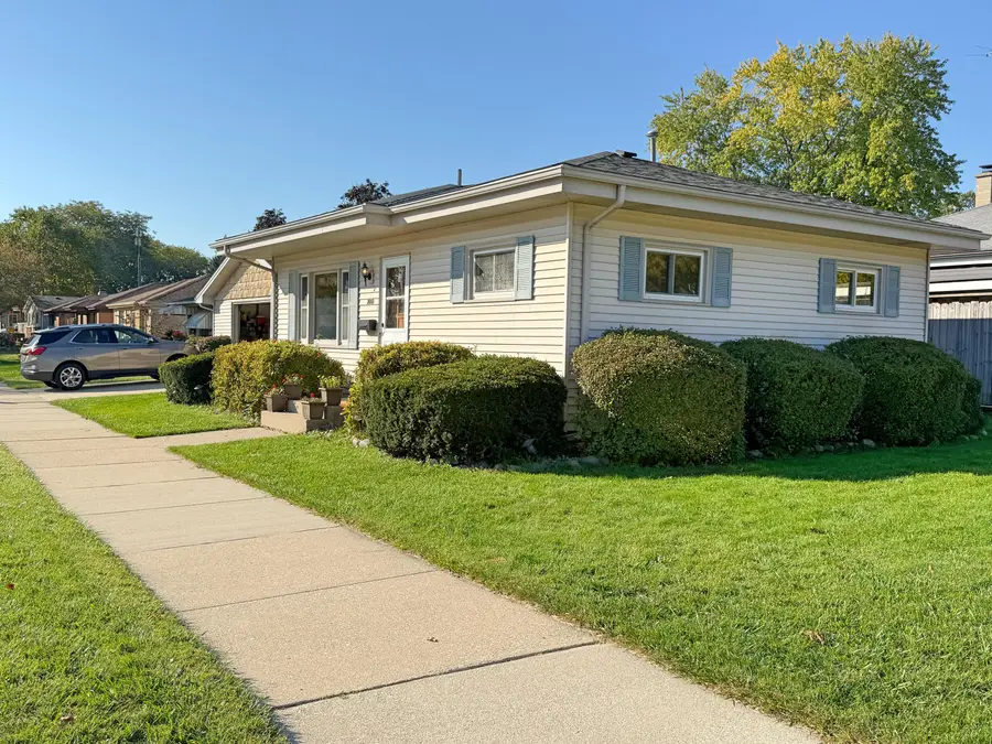 2000 Arthur Ave, Racine, WI 53405 - #3