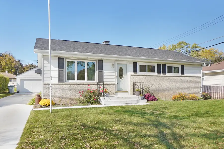 3618 W Parnell Ave, Milwaukee, WI 53221 - #3