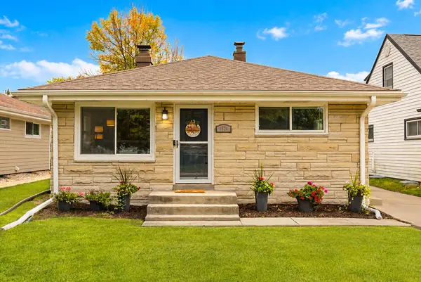 4624 S 50th St, Greenfield, WI 53220