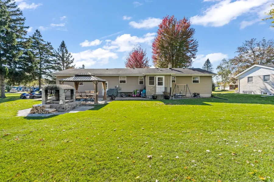 212 Second St, Allenton, WI 53002 - #2