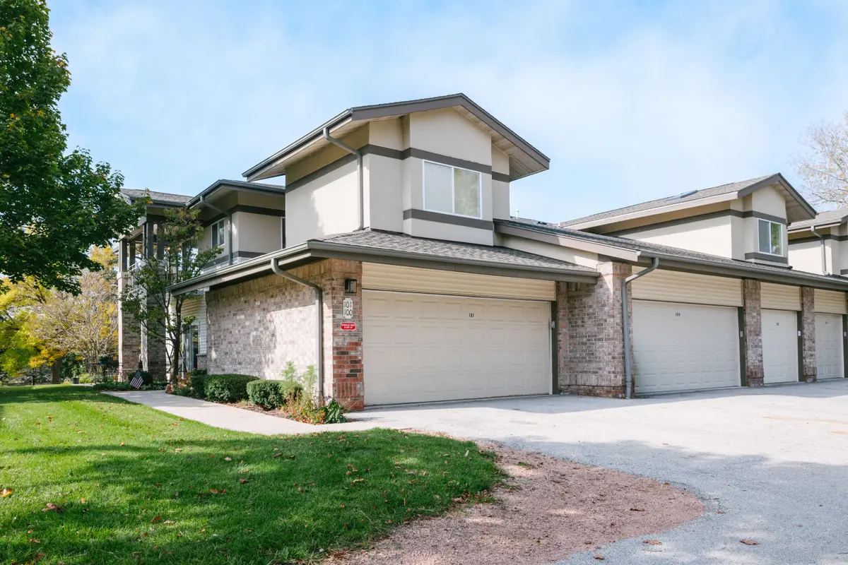 500 W Bender Rd, Glendale, WI 53217 - #1