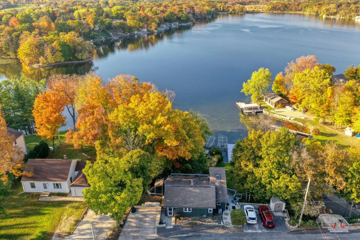 W288N8053 Park Dr, Merton, WI 53029 - #1