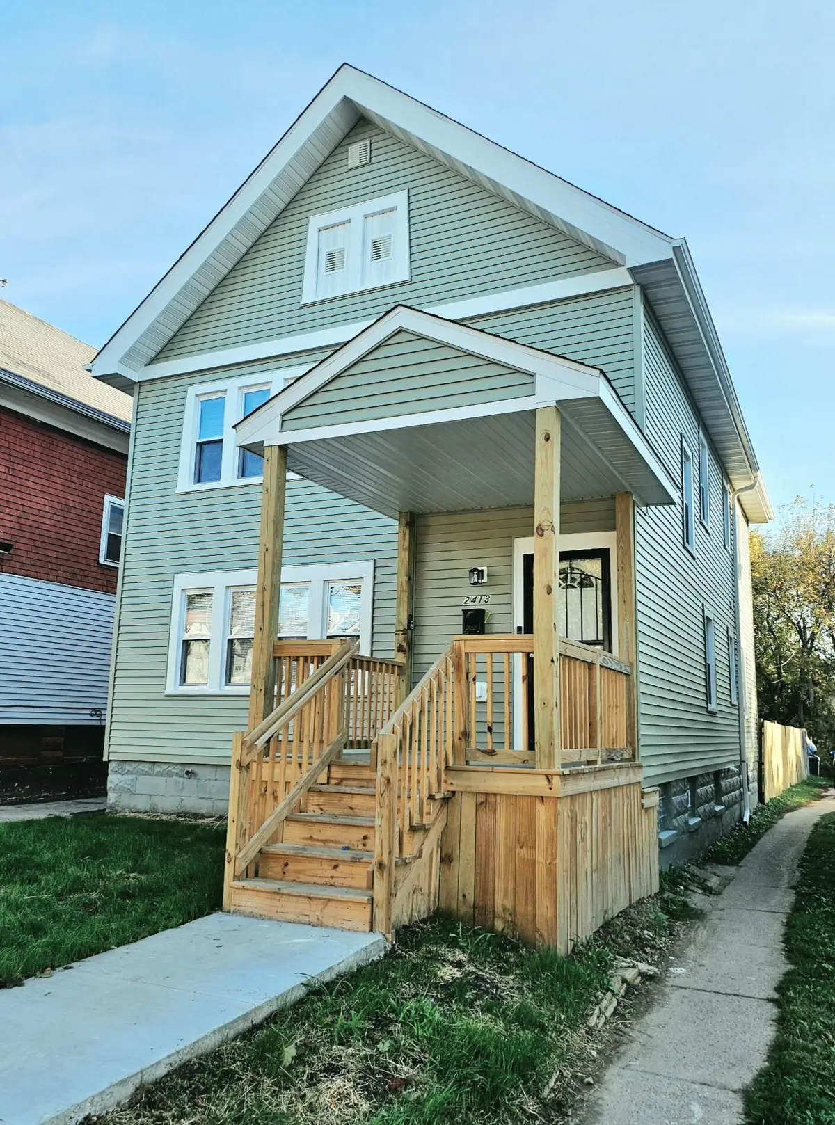 2413 W Finn Pl, Milwaukee, WI 53206 - #1