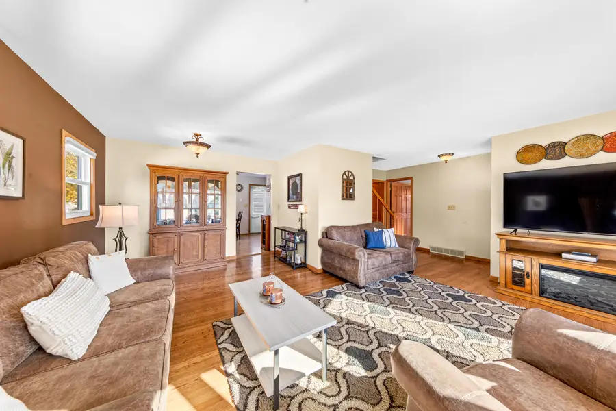 1900 Wealthy St, Waukesha, WI 53188 - #3