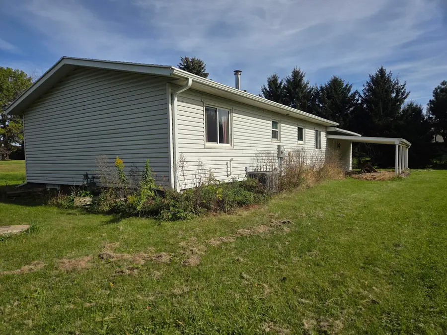 N4901 Linse Rd, West Salem, WI 54669 - #3