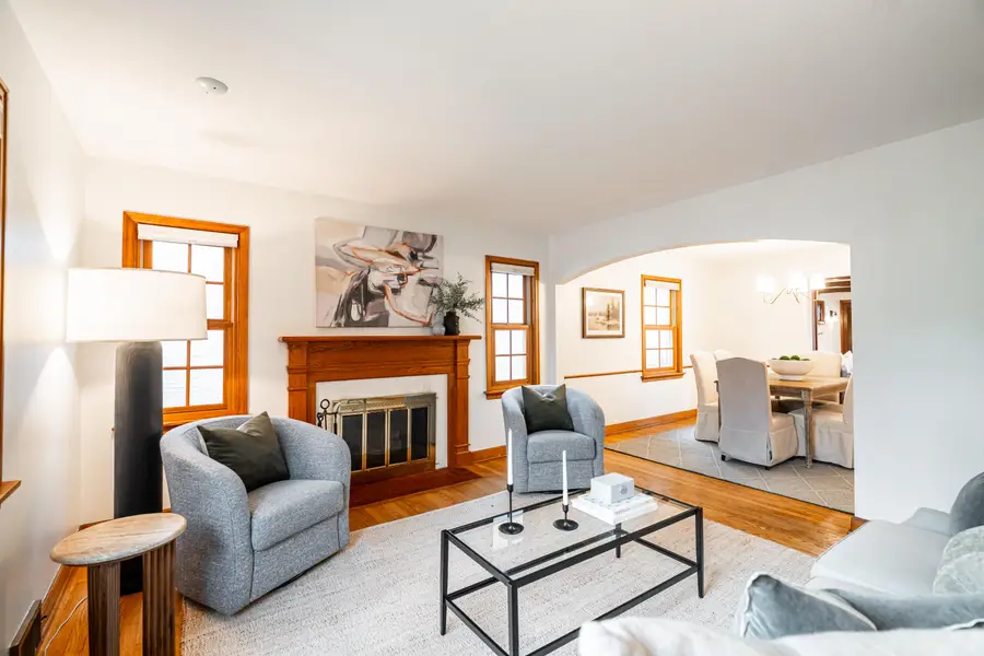 4465 N Woodburn St, Shorewood, WI 53211 - #2