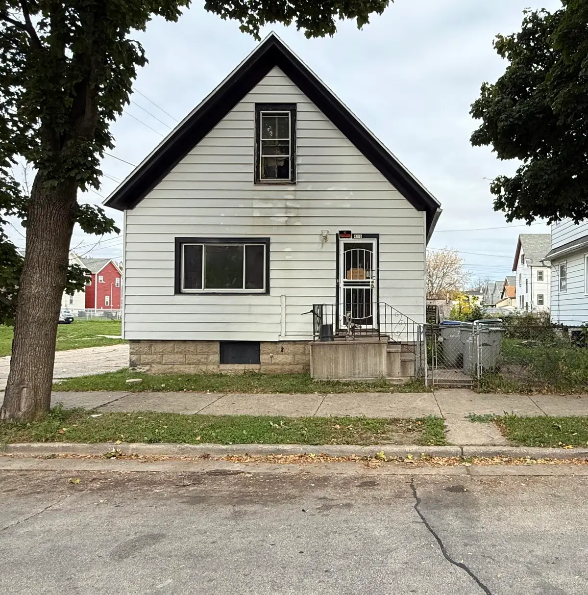 416 W Clarke St, Milwaukee, WI 53212 - #1