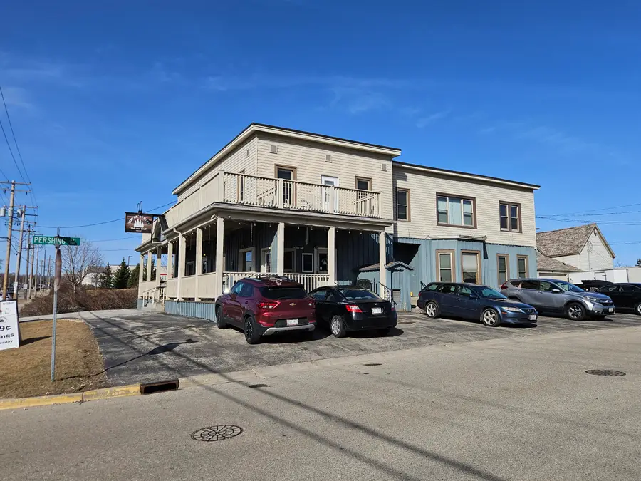 N91W16356 Pershing Ave, Menomonee Falls, WI 53051 - #2