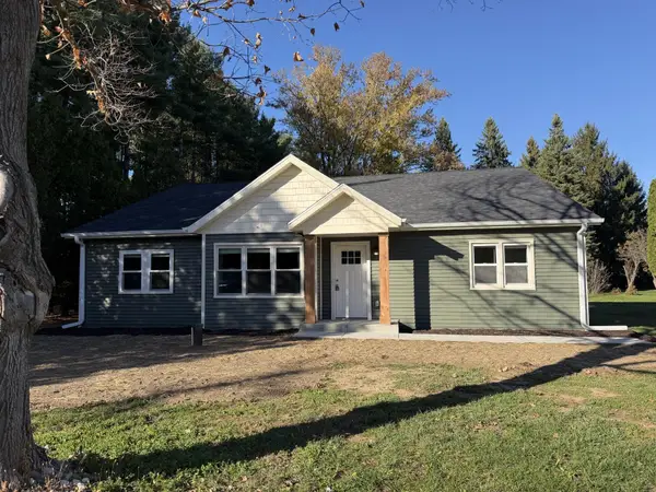 N68W29492 Hartling Rd, Merton, WI 53029