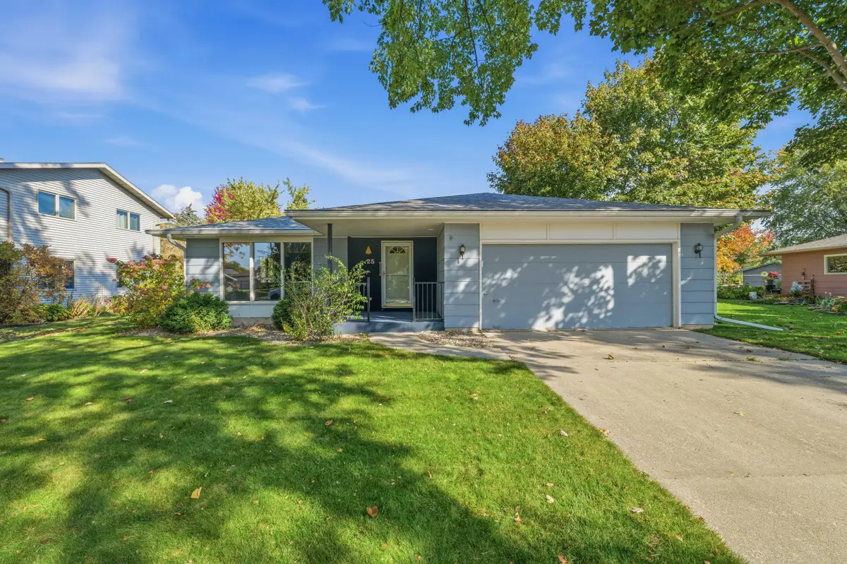25 Cherry Ln, Fond Du Lac, WI 54935 - #1