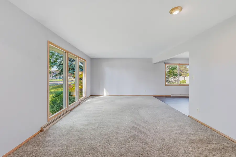 25 Cherry Ln, Fond Du Lac, WI 54935 - #3