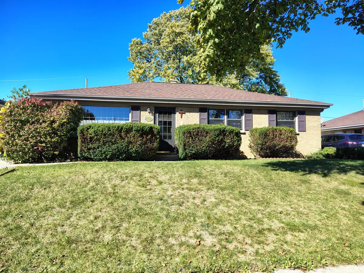 1500 W Foster Ave, Milwaukee, WI 53221 - #1